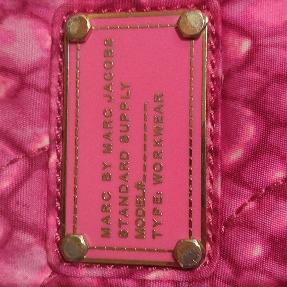 Marc By Marc Jacobs Workware pink embossed nylon laptop iPad tablet sleeve case - Picture 2 of 8